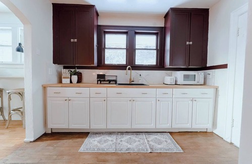 Palmer Lake Cottage | Trailside Cottage! Lovely, warm King bed home in Stunning Palmer Lake!