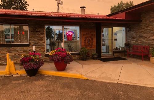 Lloydminster Hotel | Trailside Inn