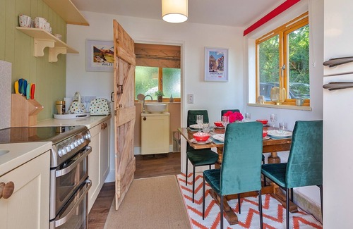 Stoney Stretton Ski Chalet | Train Carriage in Shrawardine with Starry Nights