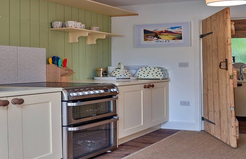 Stoney Stretton Ski Chalet | Train Carriage in Shrawardine with Starry Nights