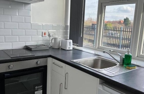 Scunthorpe Apartment | Train Station Aparthotel - Free Wifi, Free Parking Deluxe Double Studio