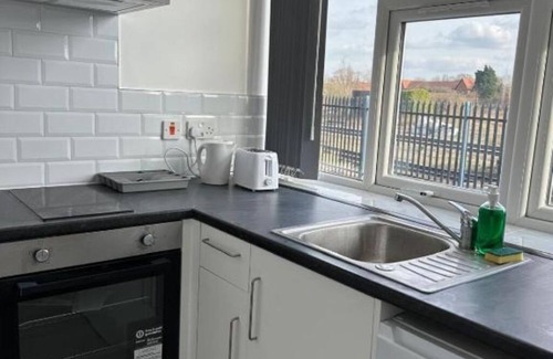 Scunthorpe Apartment | Train Station Aparthotel - Free Wifi, Free Parking Deluxe Double Studio