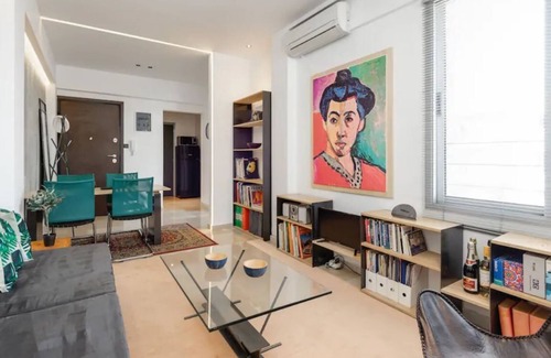 Vardaris Apartment | train station & nightlife close apartment with view