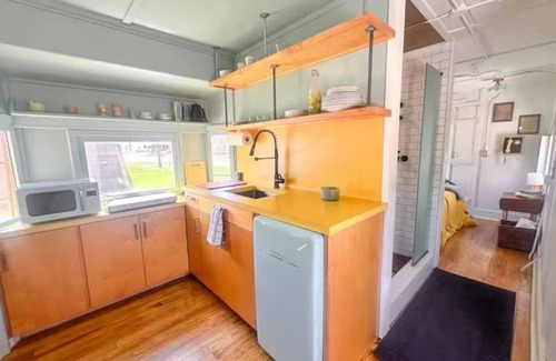 Grand Coteau House | Train Wreck Inn: Stay in the Caboose