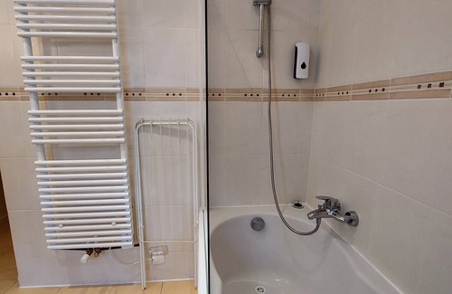 Thenay House | Trainefeuilles