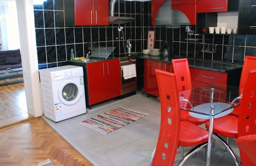 Center Apartment | Trajan Apartments - City Center Apartments