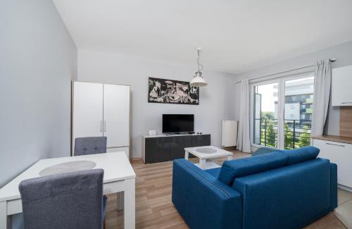 Lodz Apartment | Traktorowa Comfort Apartment by BookingHost