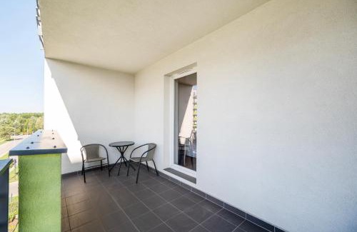Lodz Apartment | Traktorowa Comfort Apartment by BookingHost