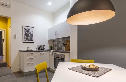 Trieste City Centre Apartment | Tram apartment for 4 Guests ☆ Wifi