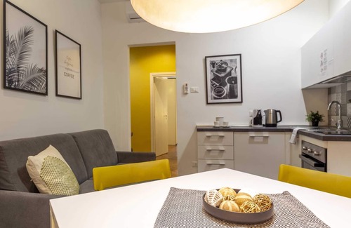 Trieste City Centre Apartment | Tram apartment for 4 Guests ☆ Wifi