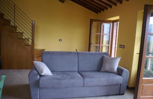 Mologno Villa | Tramonto Casa Barga Toscana ristrutturata 2021