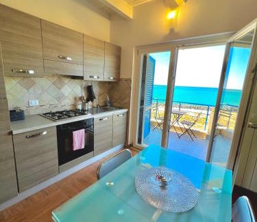 Fiumicino Apartment | TRAMONTO Suite-Rome Airport FCO-Fronte mare