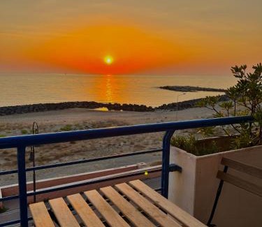 Fiumicino Apartment | TRAMONTO Suite-Rome Airport FCO-Fronte mare