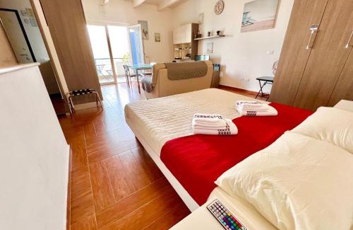 Fiumicino Apartment | TRAMONTO Suite-Rome Airport FCO-Fronte mare