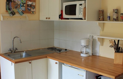 Saint-Antonin Noble Val Apartment | Tranquil studio with private pool- 5 mins walk to stunning medieval village!