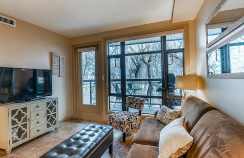 South Pandosy Apartment | Tranquil Apartment Overlooking Creek 244