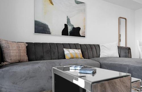 Doral Apartment | Tranquil 1 Bed Escape in Doral With Free Parking