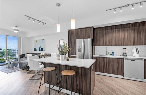 Doral Apartment | Tranquil 1 Bed Escape in Doral W/Free Parking