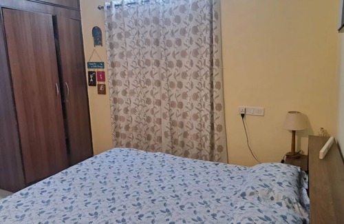 Murgesh Pallya Apartment | Tranquil 1 bedroom in an apartment with WiFi in Bengaluru.