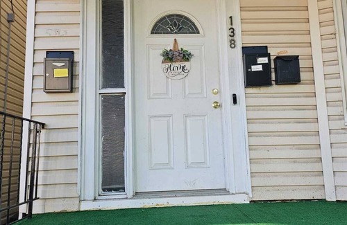 Ampere Apartment | Tranquil 1-bedroom apartment with AC in East Orange
