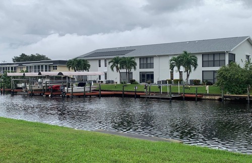 Caloosahatchee Condo | Tranquil 2-bedroom 2-bath condo in Cape Coral with AC, WiFi
