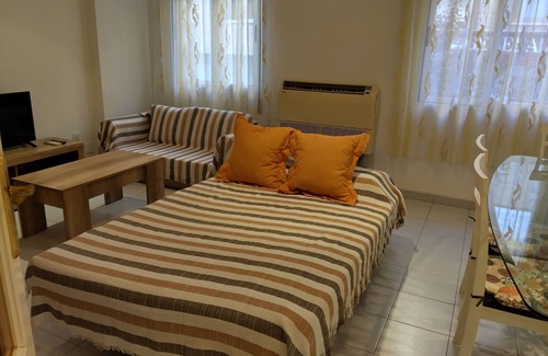 Gandia Apartment | Tranquil 2-bedroom apartment with AC in charming Gandia