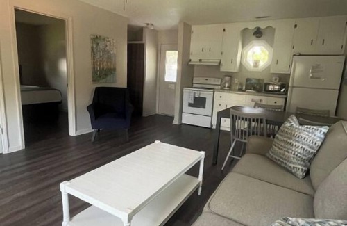 Winchester Cabin | Tranquil 2-bedroom cabin in Winchester with WiFi and AC
