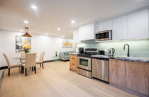 Lakeview House | Tranquil 2-bedroom basement with in charming Mississauga