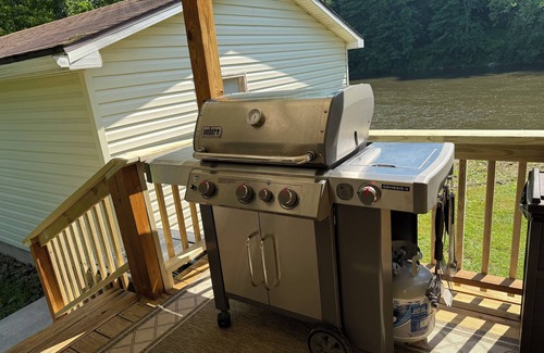 Rowlesburg House | Tranquil 2-bedroom home on Cheat River in Rowlesburg, WV