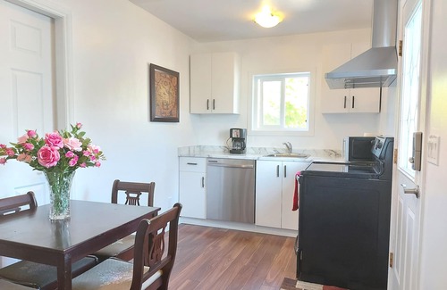 Southeast Kelowna House | Tranquil 2-Bedroom Retreat on Serene Acreage