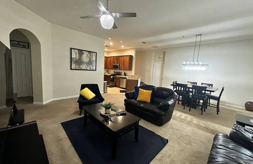 Apopka Condo | Tranquil 2B/2B Stay 35 min from All Orlando's Most Desired Attractions.nn