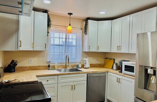 Tulsa House | Tranquil 3-bedroom 2 Bath, HotTub, Ping Pong, backs up to Park, hosting w/heart