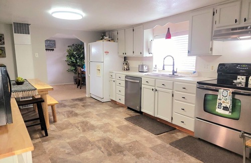 Baker City House | Tranquil 3 Bedroom, 2 Bath Home Near Scenic River Walk!