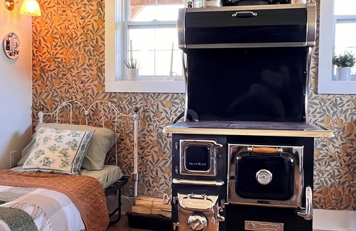 Charlotte's Shore Other | Tranquil 3-bedroom farmhouse