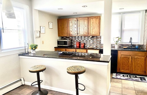 Hartford House | Tranquil 3-bedroom house with additional full-size sofa bed in Hartford