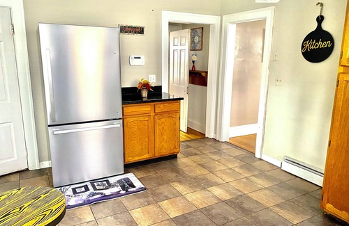 Hartford House | Tranquil 3-bedroom house with additional full-size sofa bed in Hartford