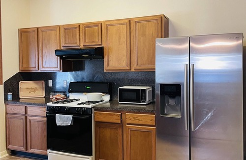 Porter House | Tranquil 3-bedroom house with AC in charming Porter - IAH