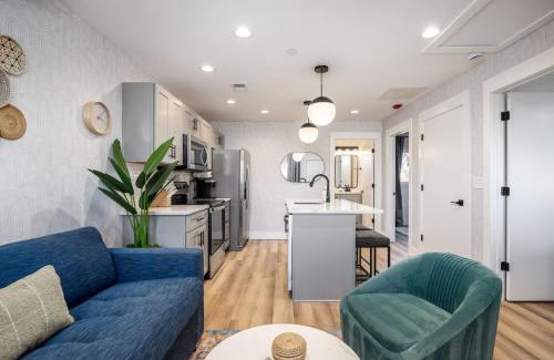 Hillsboro Village Apartment | Tranquil 3 Beds 2 Bedroom Nashville Condo - Walk to Grocery & Restaurants