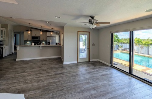 Port Charlotte House | Tranquil 4-bedroom house in Port Charlotte with pool