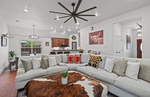 Fort Worth House | Tranquil 4-bedroom house with AC in Fort Worth
