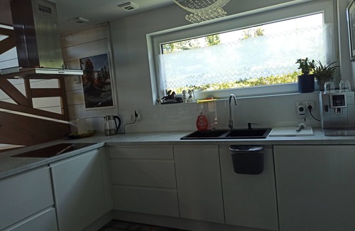Pszczyna House | Tranquil 4-bedroom house in Łąka with WiFi