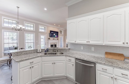 Harvest House | Tranquil 4-bedroom spacious home in charming Huntsville