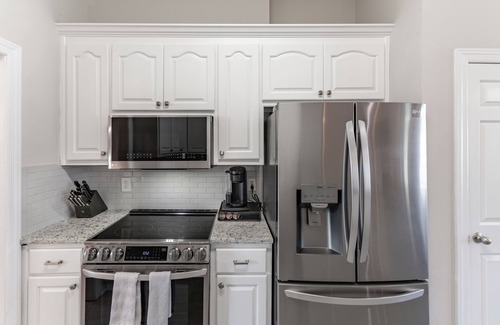 Harvest House | Tranquil 4-bedroom spacious home in charming Huntsville