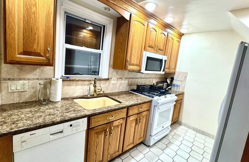 Cheltenham House | Tranquil 4-bedroom house with AC in Elkins Park