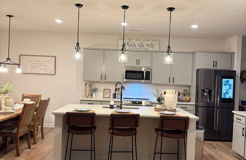 Calhoun House | Tranquil 5-bedroom house with AC in Calhoun