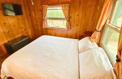 Big Bear Lake Cabin | Tranquil 8-Bedroom Lodge in Big Bear Lake