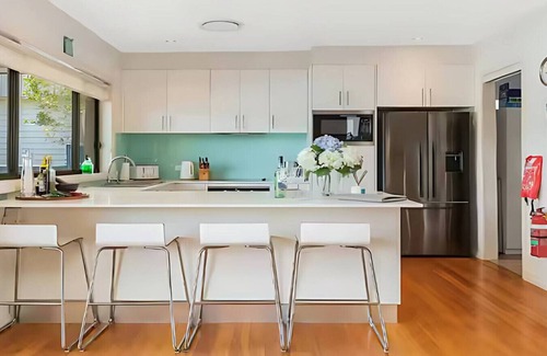 Woy Woy House | Tranquil Abode with Spa & Jetty
