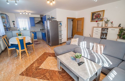 Skofljica Apartment | Tranquil and Charming Apartments with Shared Garden - Three Bedroom Apartment with Terrace
