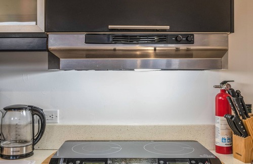 Venice Cottage | TRANQUIL AND CONTEMPORARY SECLUDED GUEST HOUSE, VENICE CA