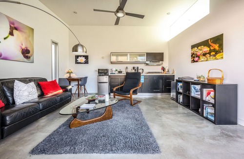 Venice Cottage | TRANQUIL AND CONTEMPORARY SECLUDED GUEST HOUSE, VENICE CA